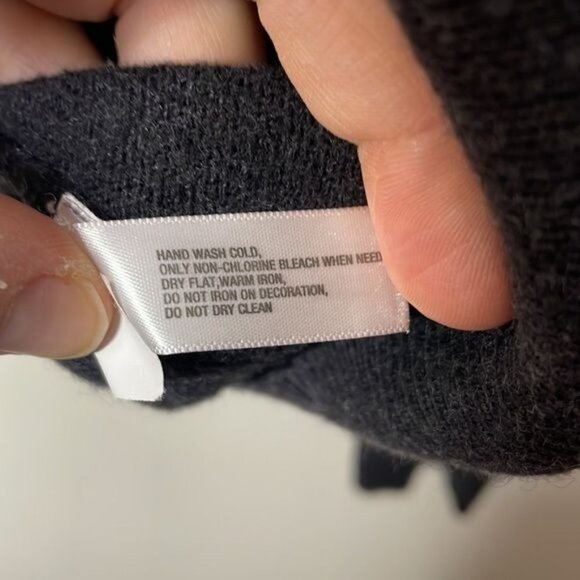 Gap Size S Charcoal Gray Cashmere Blend Embellished Rhinestone Brooch Cardigan - Picture 7 of 10